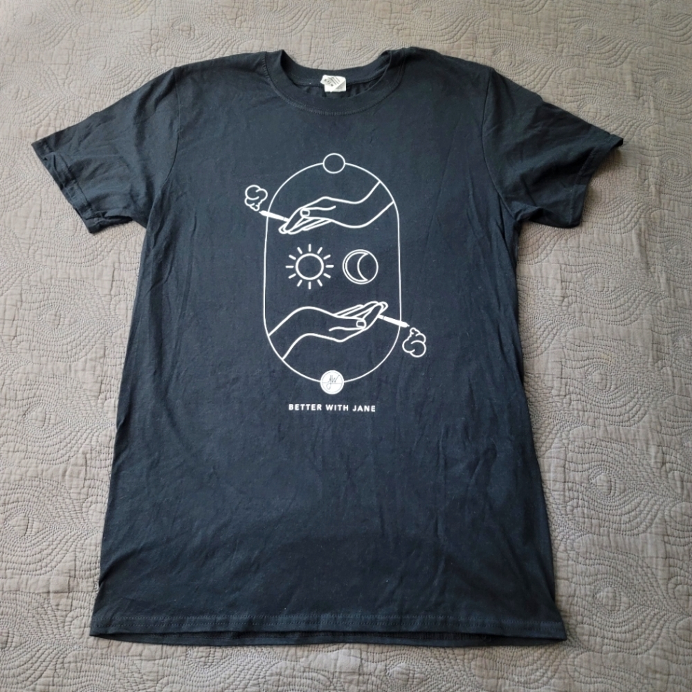 NWOT Jane West Cannabox Tee